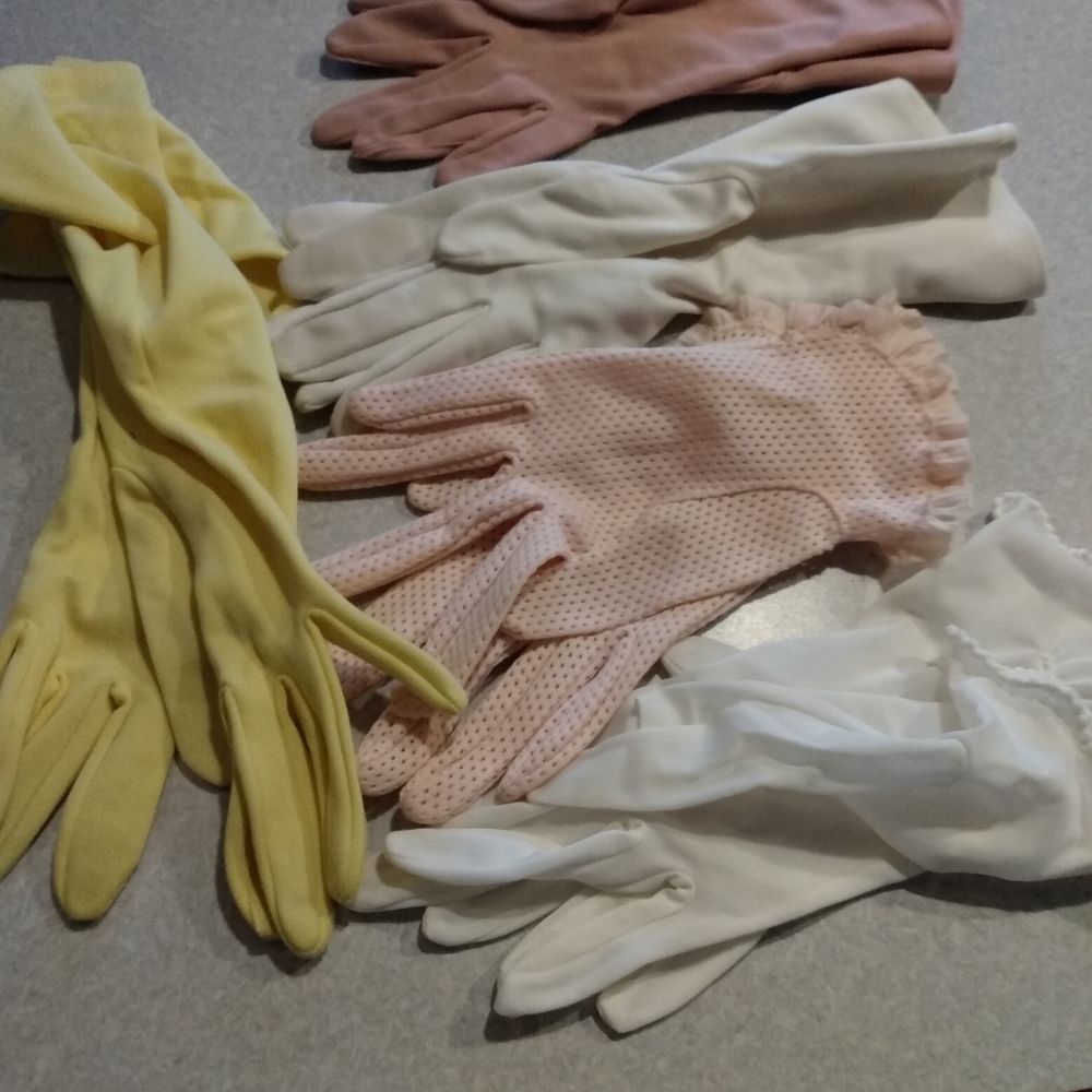 Lot of 5 pairs of vintage gloves